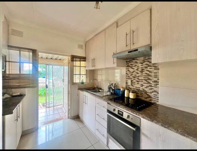 3 BEDROOM TOWNHOUSE FOR SALE IN LINCOLN MEADE